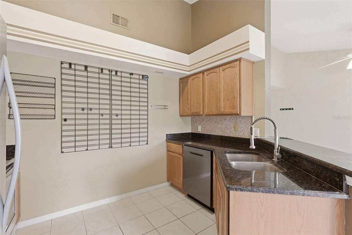 4696 SUSSEX TERRACE — photo 14 of 38