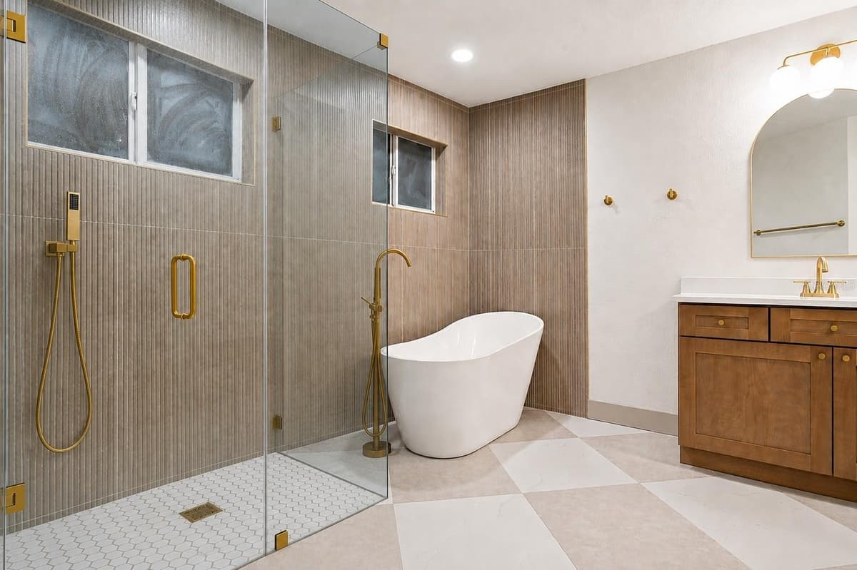 132 GILLIAN DRIVE — photo 4 of 71