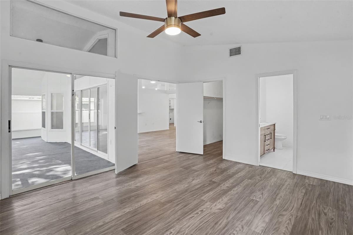 419 SAINT ANNS DRIVE — photo 16 of 38