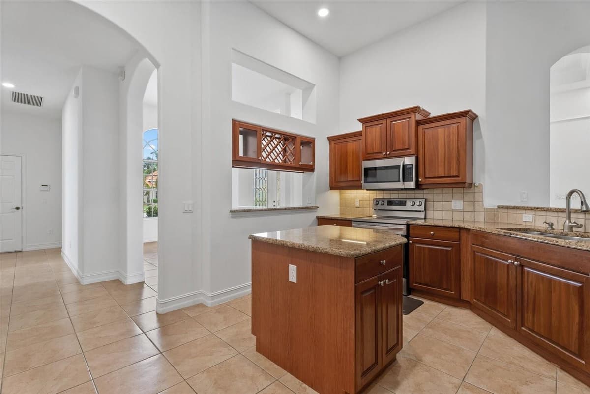 7595 TRILLIUM BOULEVARD — photo 18 of 43
