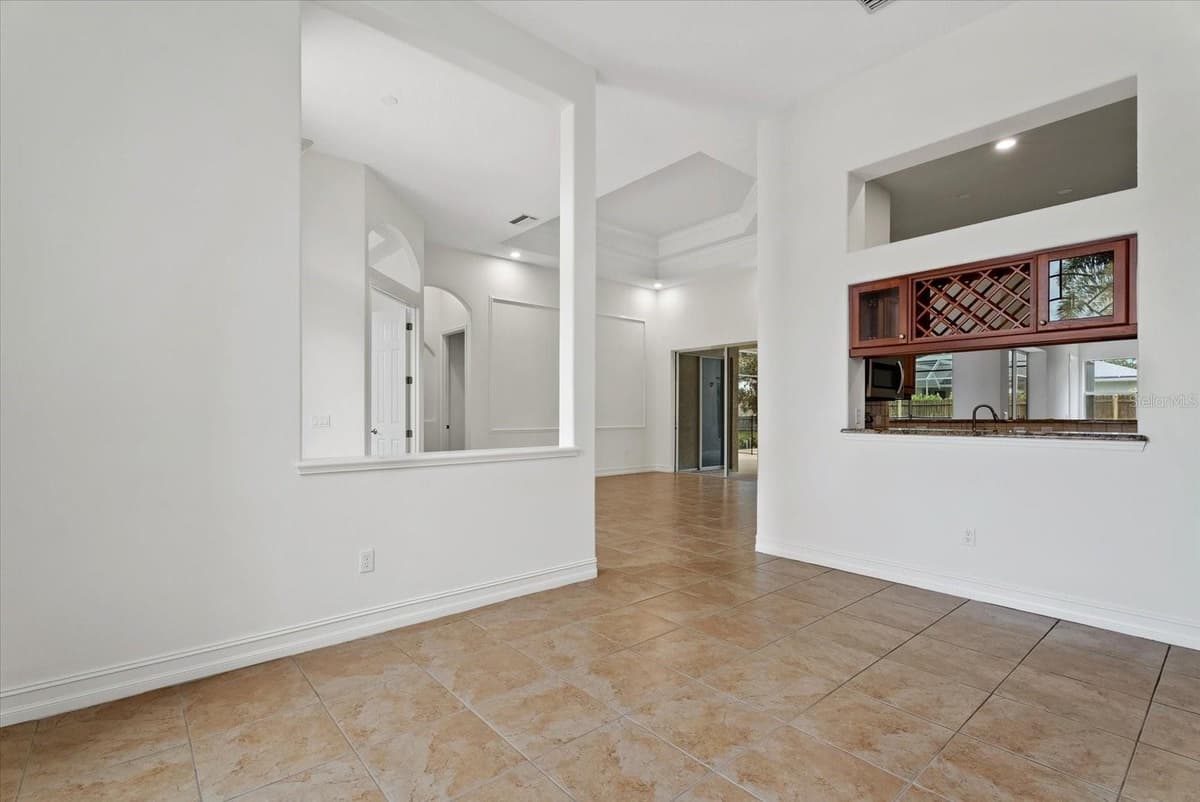 7595 TRILLIUM BOULEVARD — photo 8 of 43
