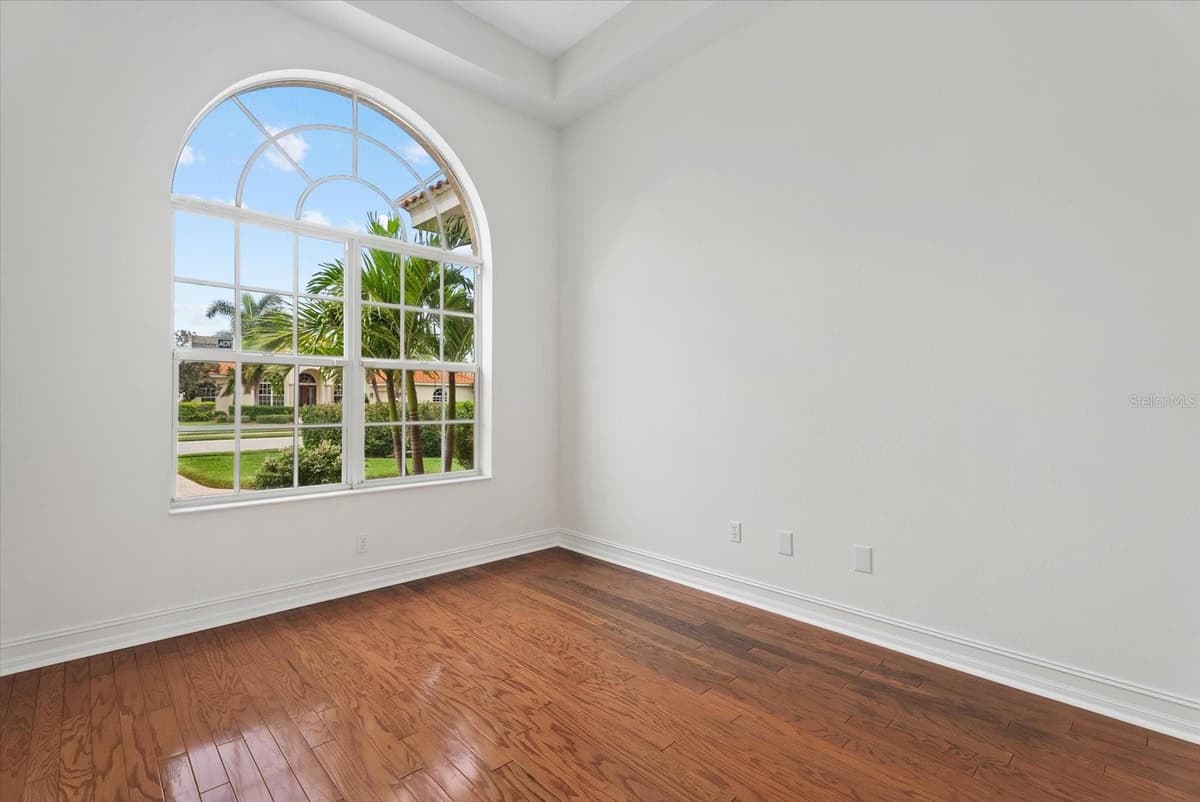 7595 TRILLIUM BOULEVARD — photo 11 of 43