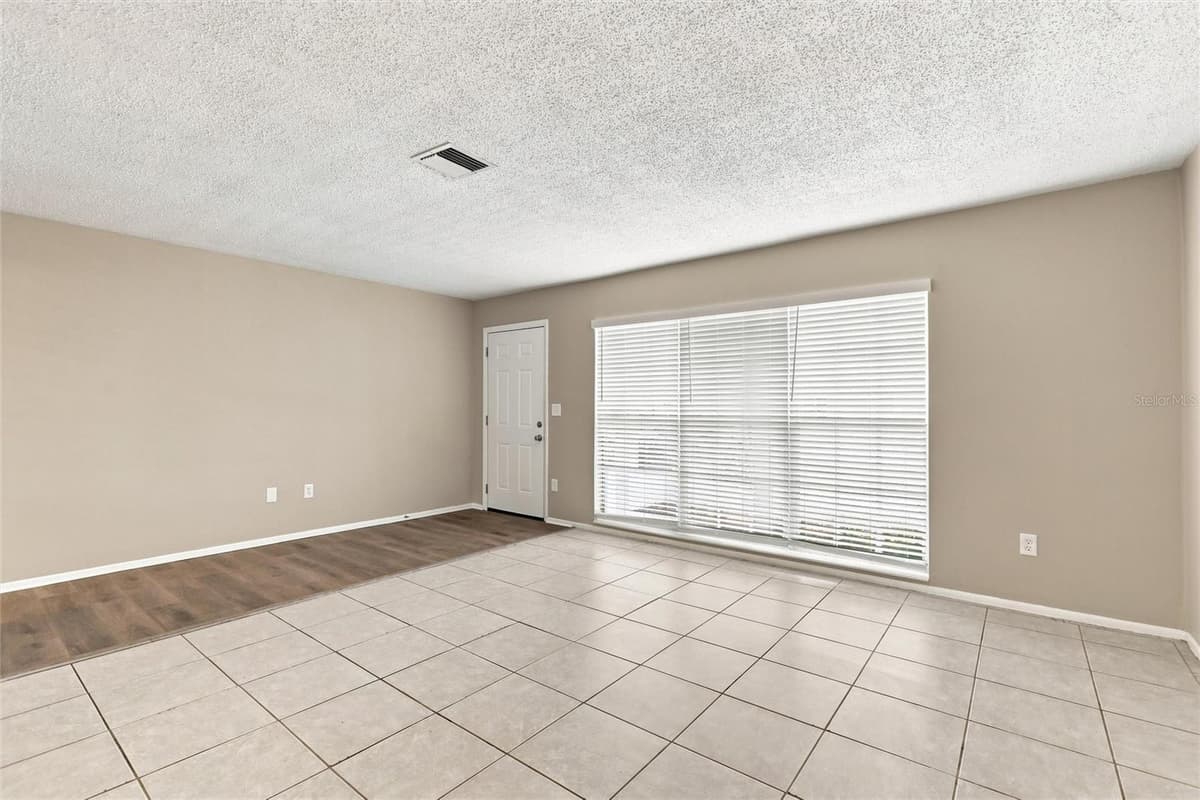 1594 BEACON DRIVE — photo 8 of 31