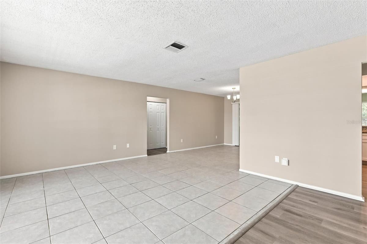 1594 BEACON DRIVE — photo 7 of 31