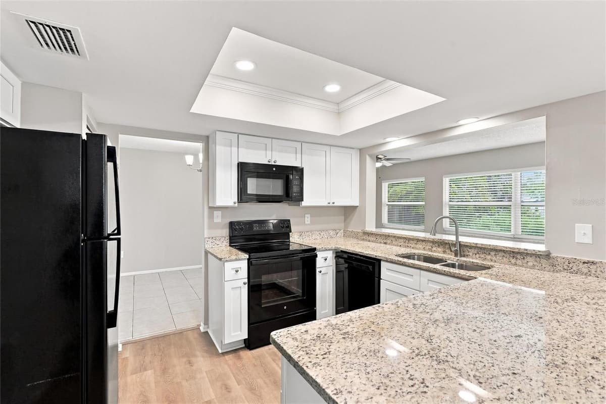 1594 BEACON DRIVE — photo 2 of 31