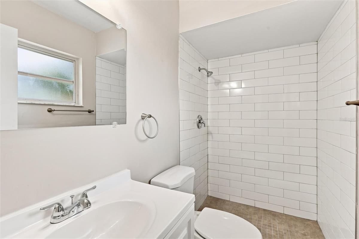 1594 BEACON DRIVE — photo 24 of 31