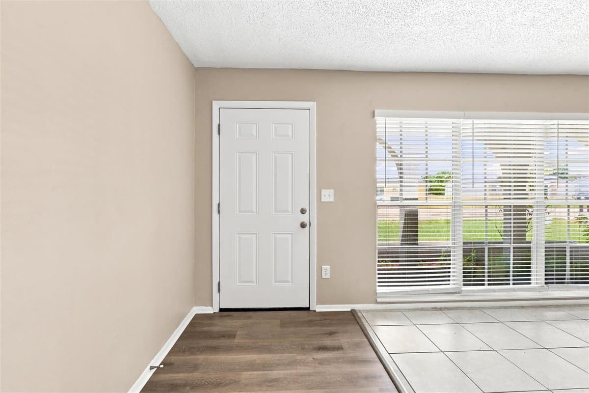 1594 BEACON DRIVE — photo 6 of 31