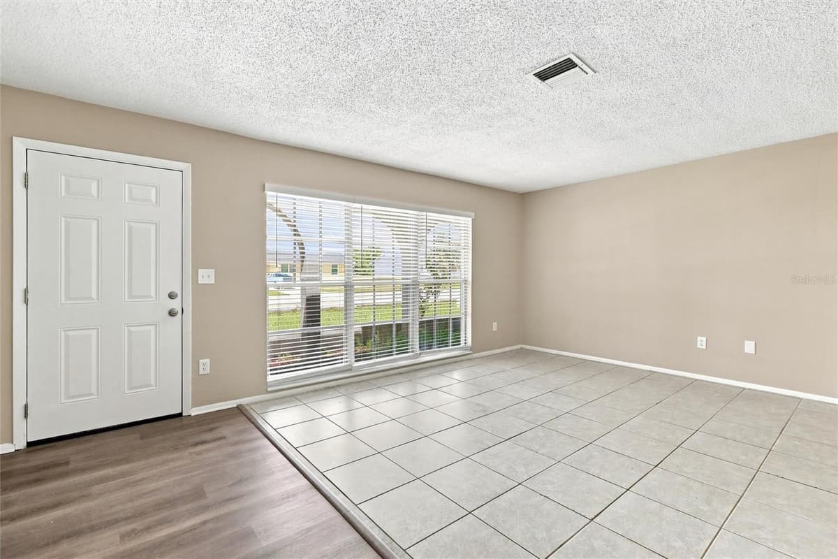 1594 BEACON DRIVE — photo 3 of 31