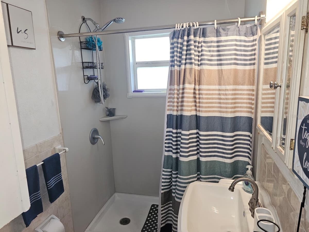5203 114TH STREET — photo 12 of 38