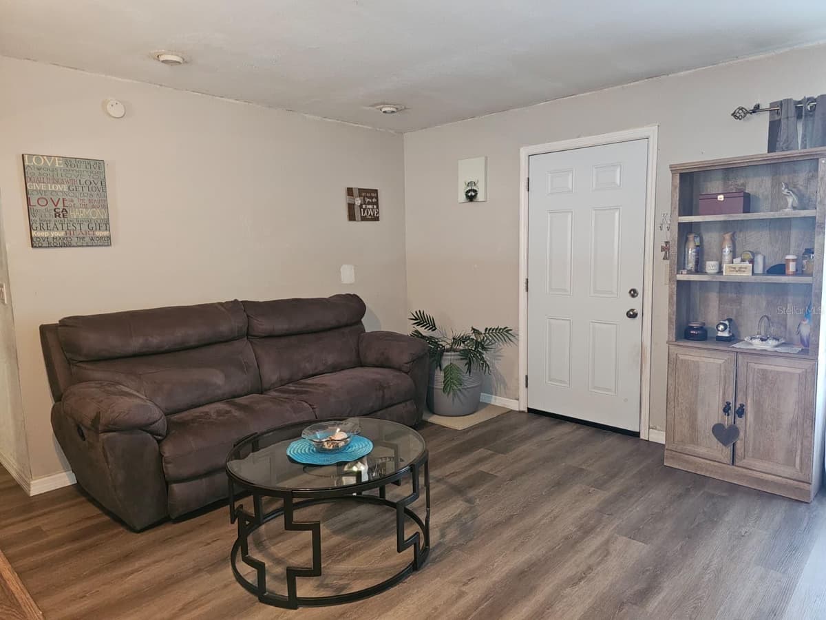 5203 114TH STREET — photo 3 of 38