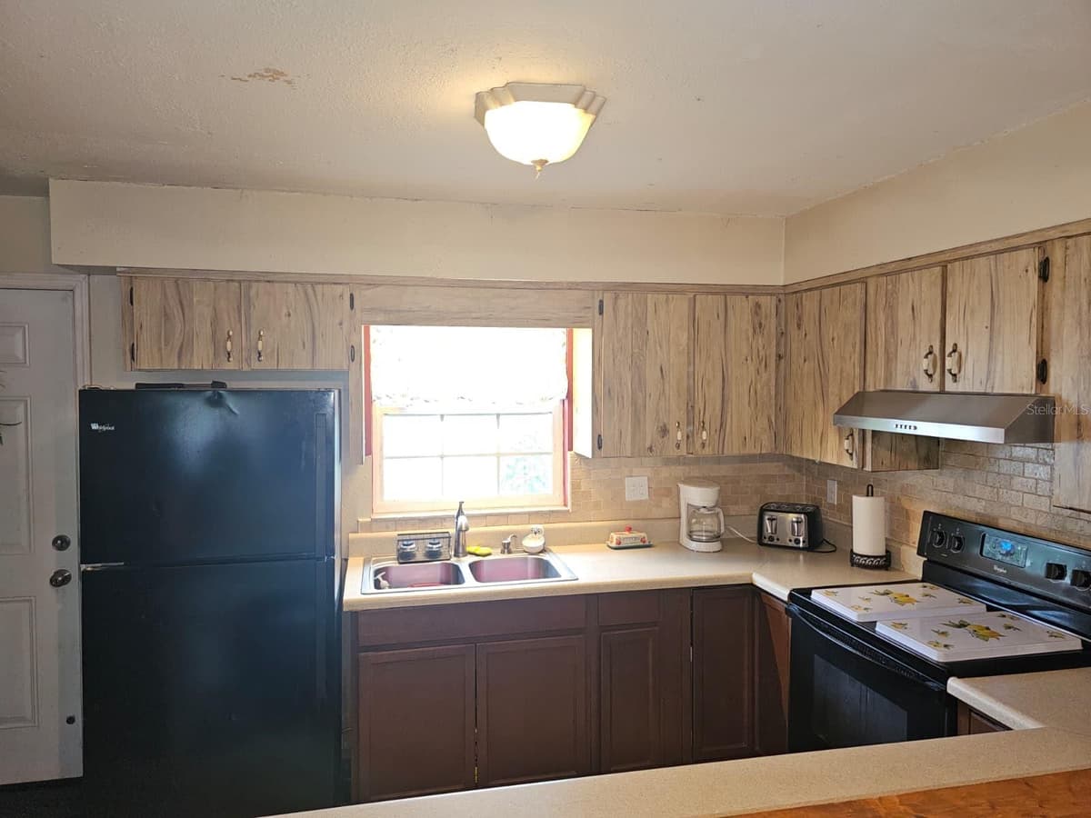 5203 114TH STREET — photo 9 of 38