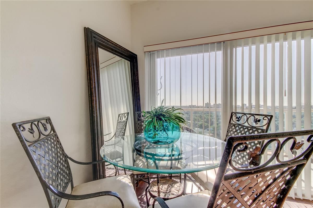 880 MANDALAY AVENUE — photo 11 of 43