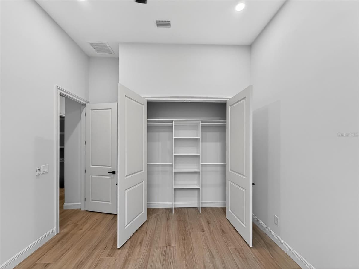 12252 DIETRICH AVENUE — photo 46 of 85