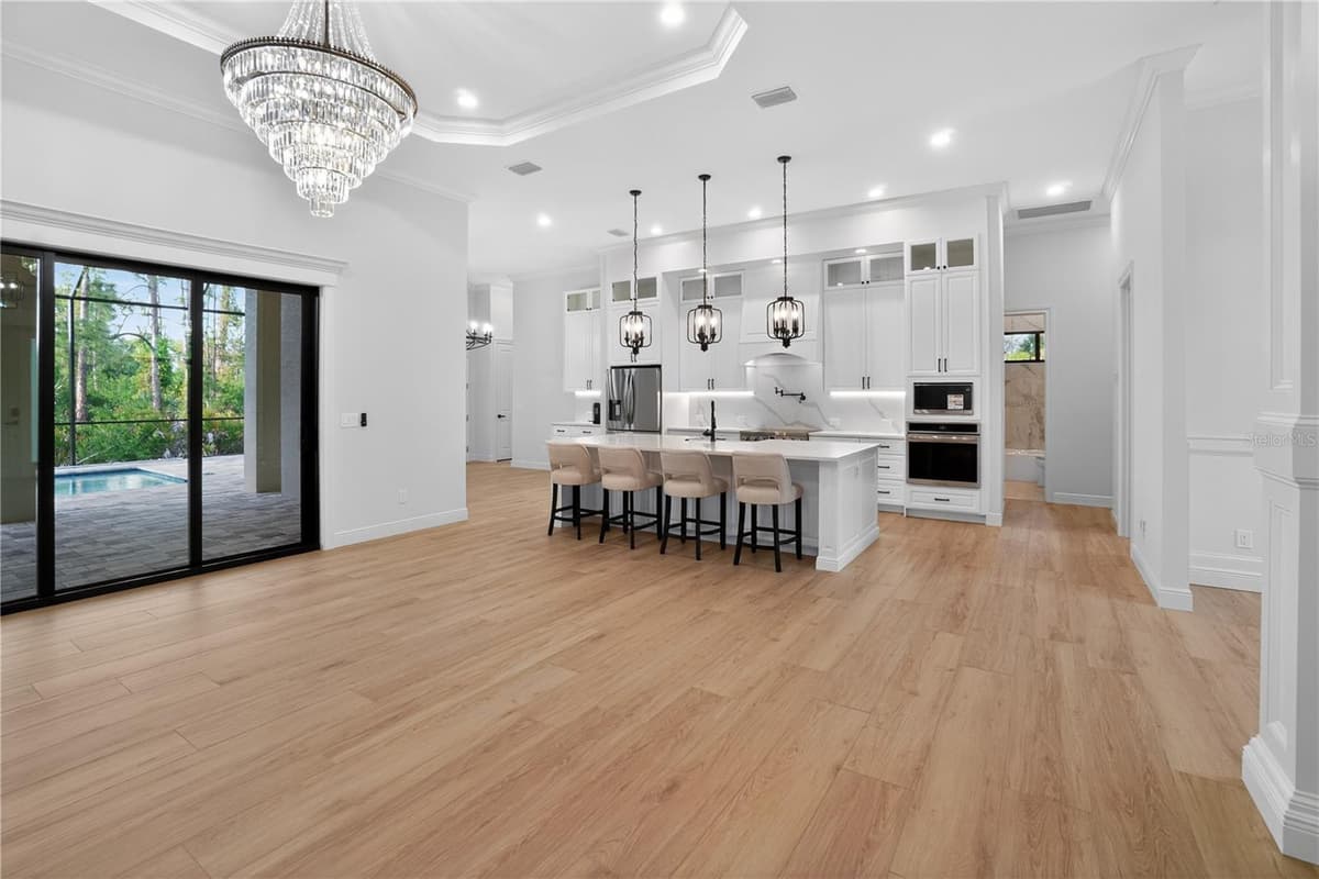12252 DIETRICH AVENUE — photo 10 of 85