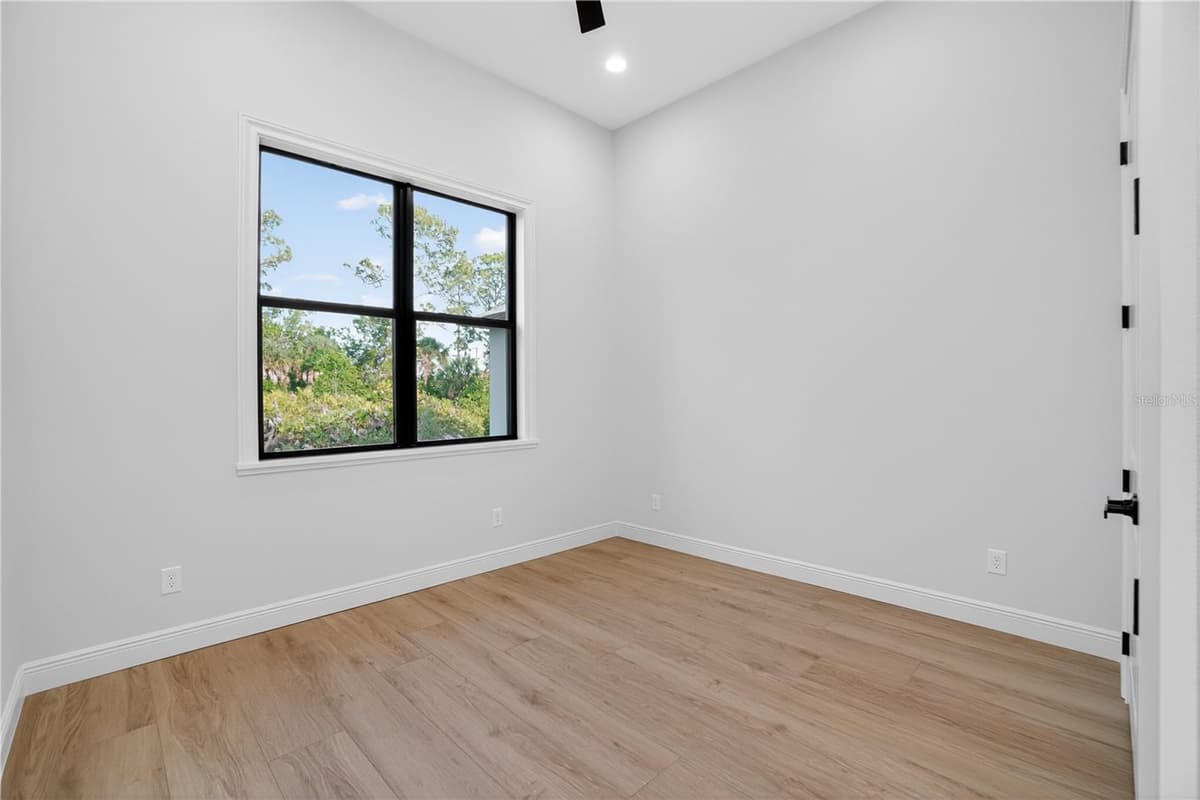12252 DIETRICH AVENUE — photo 53 of 85