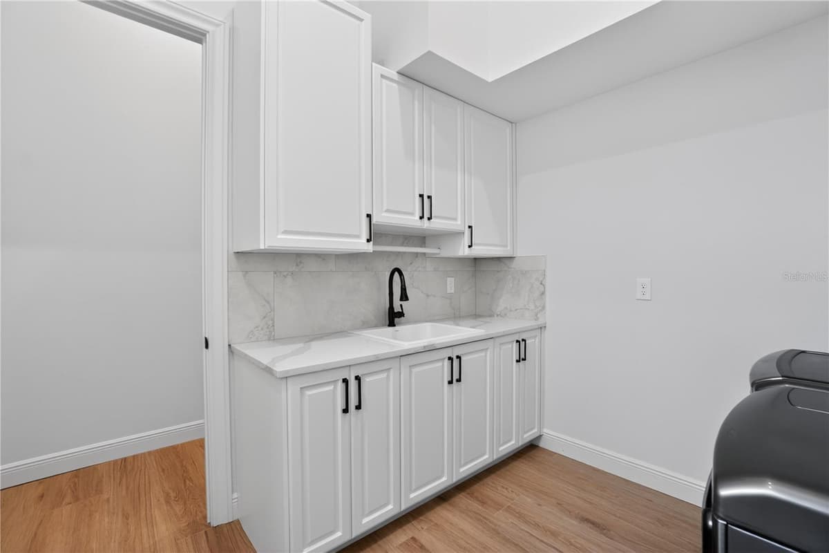 12252 DIETRICH AVENUE — photo 56 of 85