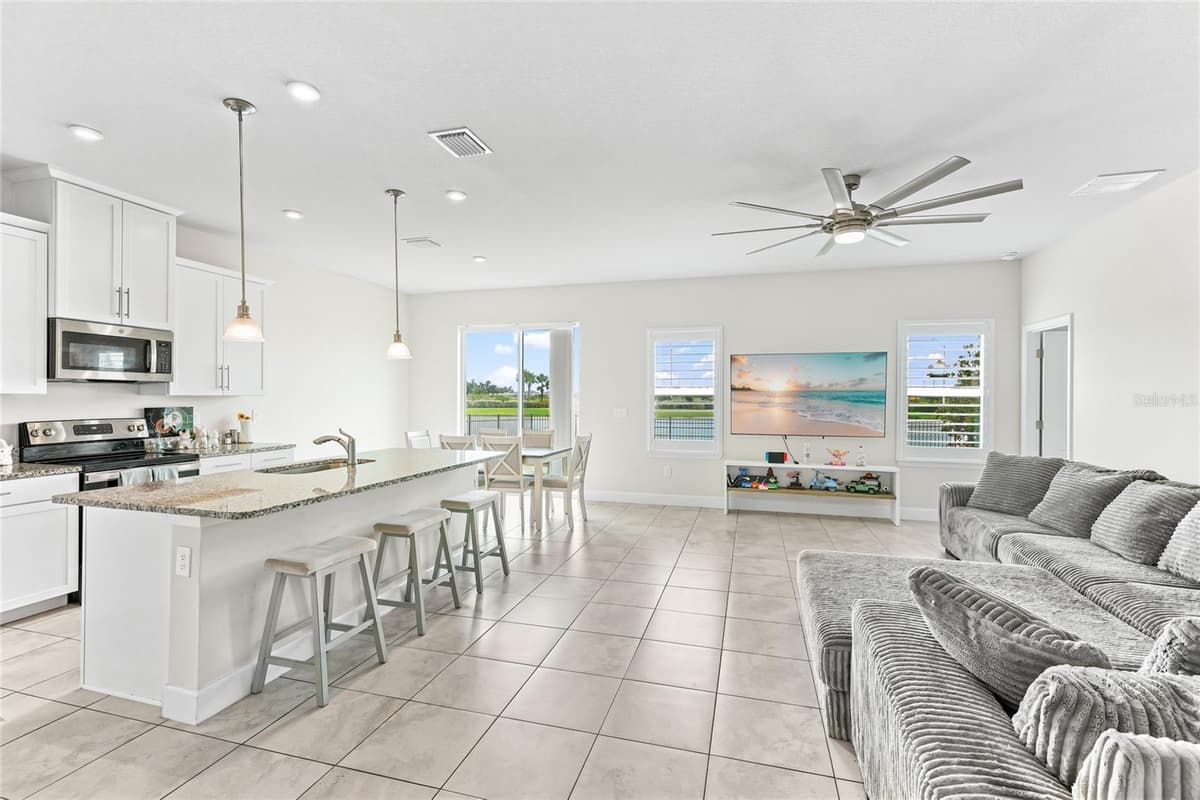 9916 DAYBREAK GLEN — photo 14 of 30