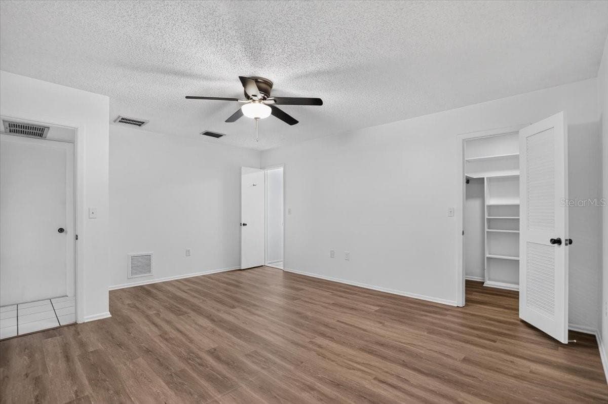 6814 16TH AVENUE DRIVE — photo 17 of 41