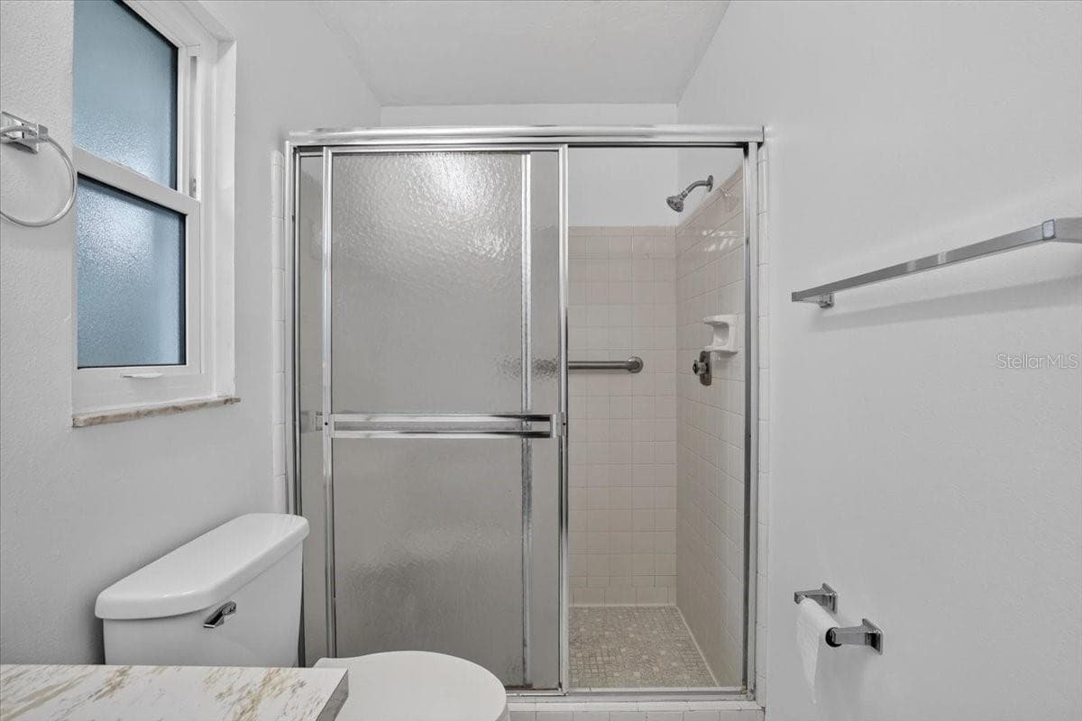 6814 16TH AVENUE DRIVE — photo 19 of 41