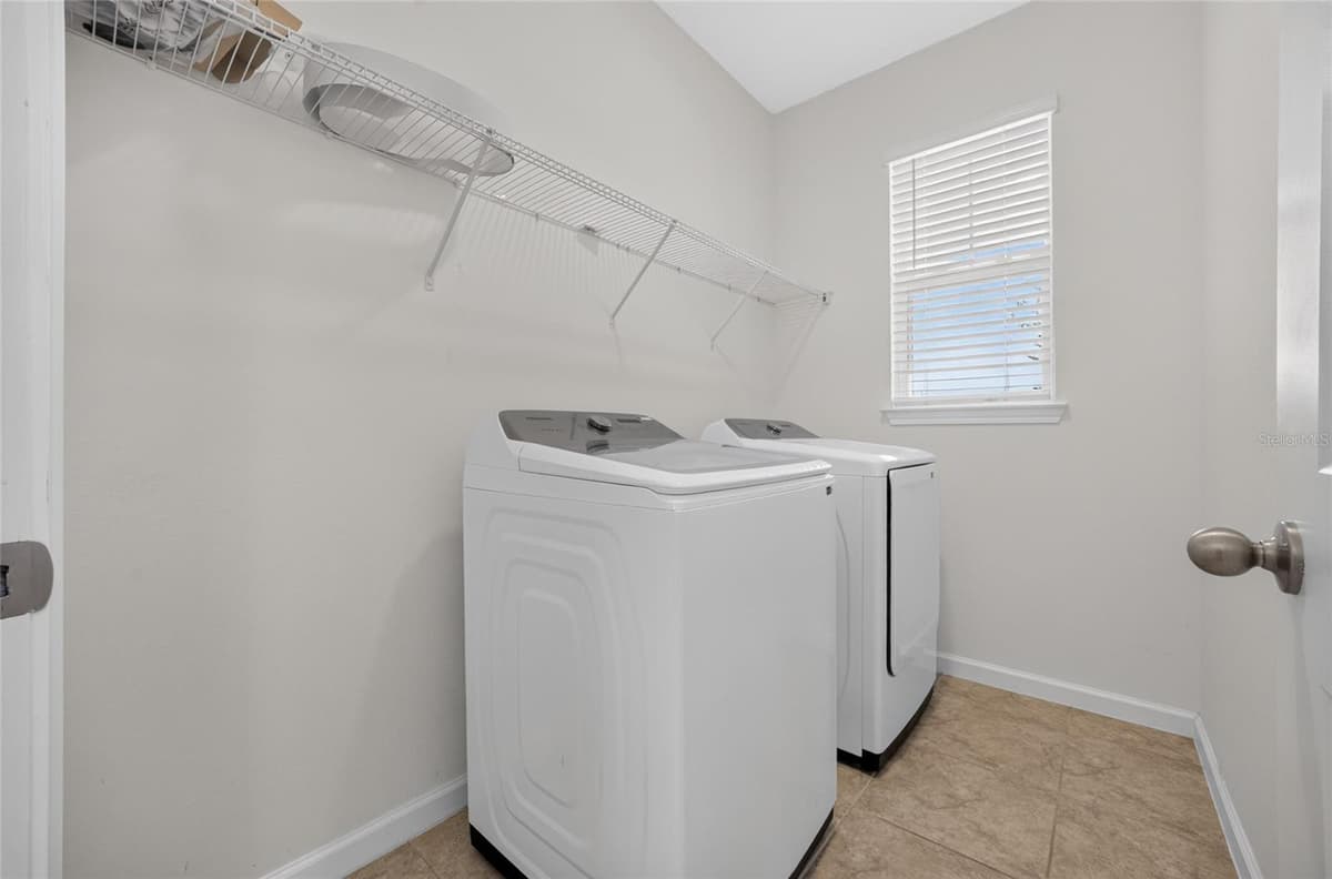 4406 DAVOS DR — photo 8 of 51