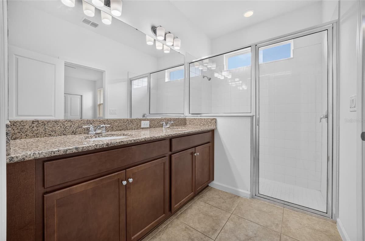 4406 DAVOS DR — photo 15 of 51