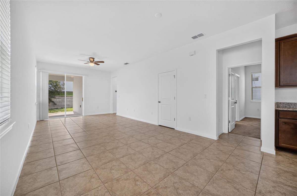 4406 DAVOS DR — photo 33 of 51