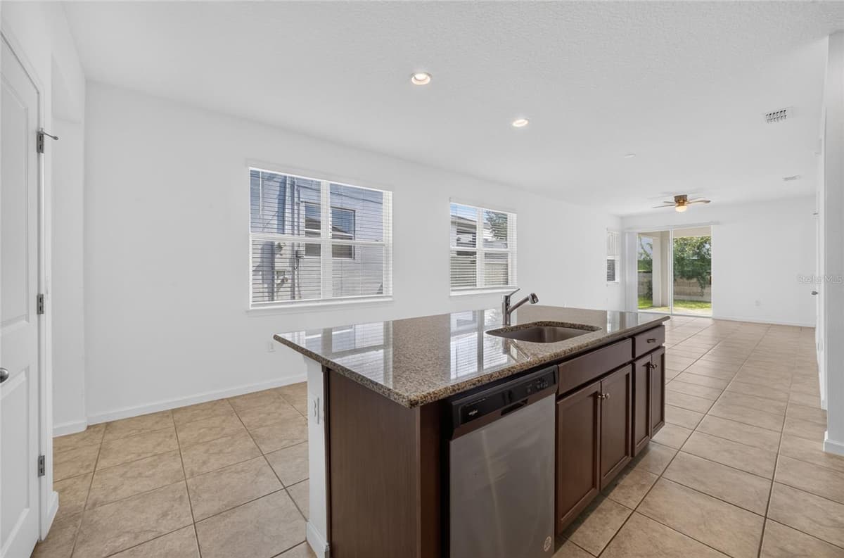 4406 DAVOS DR — photo 37 of 51