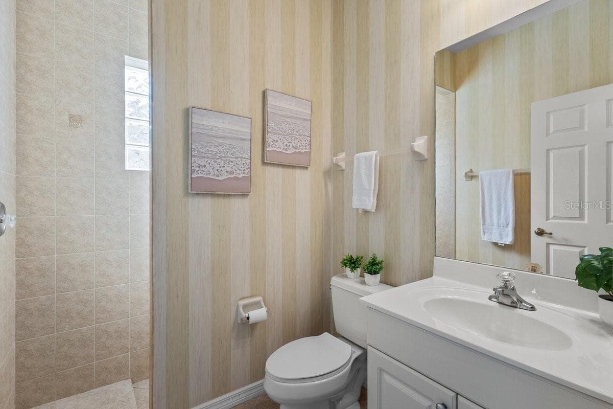 3927 WHISPERING OAKS DRIVE — photo 31 of 44