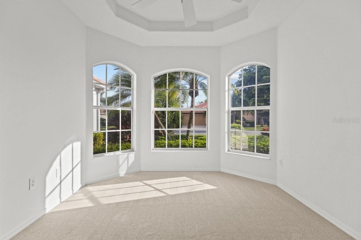 3927 WHISPERING OAKS DRIVE — photo 33 of 44