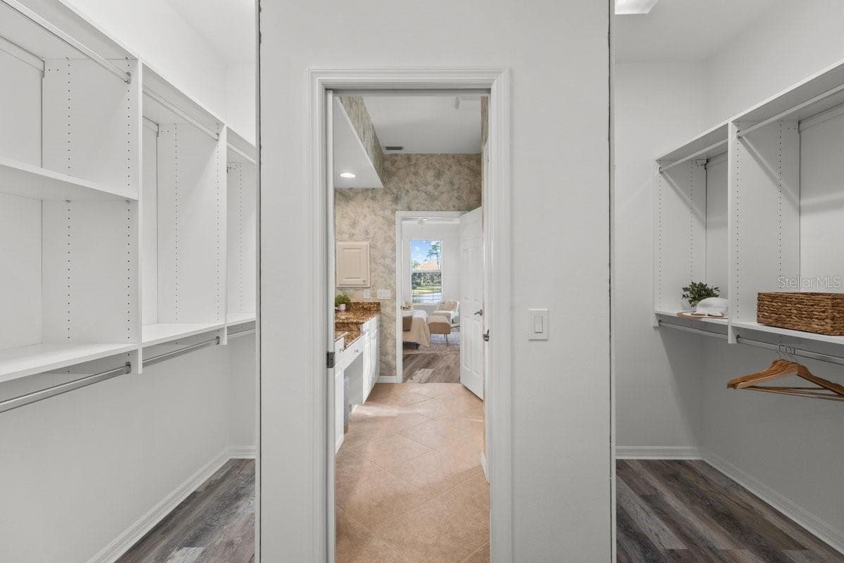 3927 WHISPERING OAKS DRIVE — photo 26 of 44