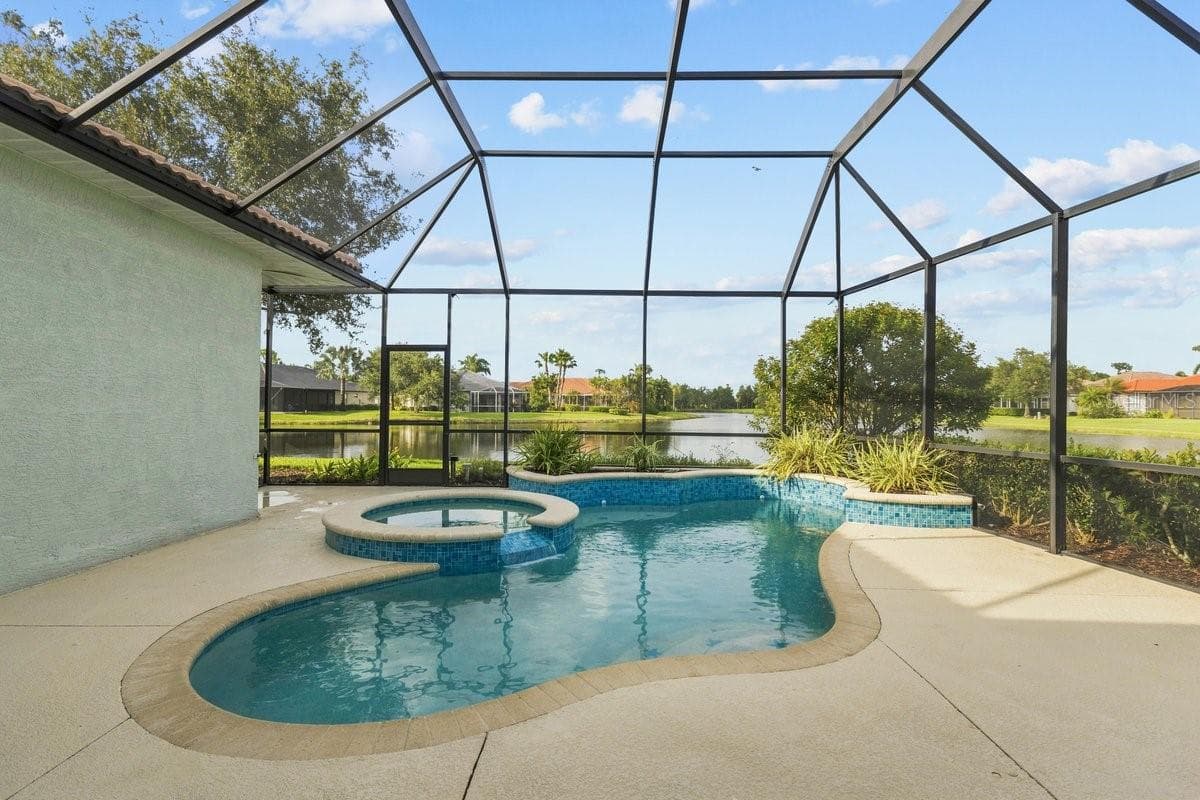 3927 WHISPERING OAKS DRIVE — photo 15 of 44