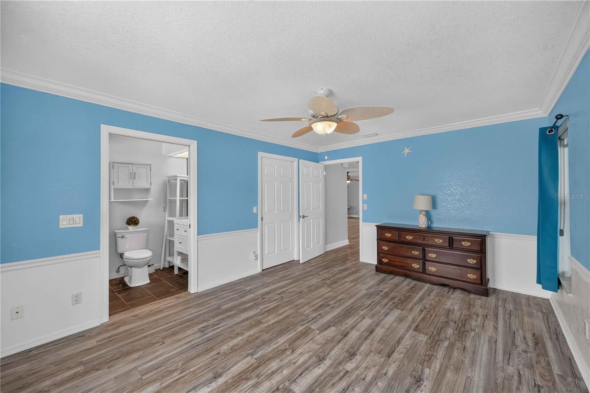 310 STRASBURG DRIVE — photo 14 of 41