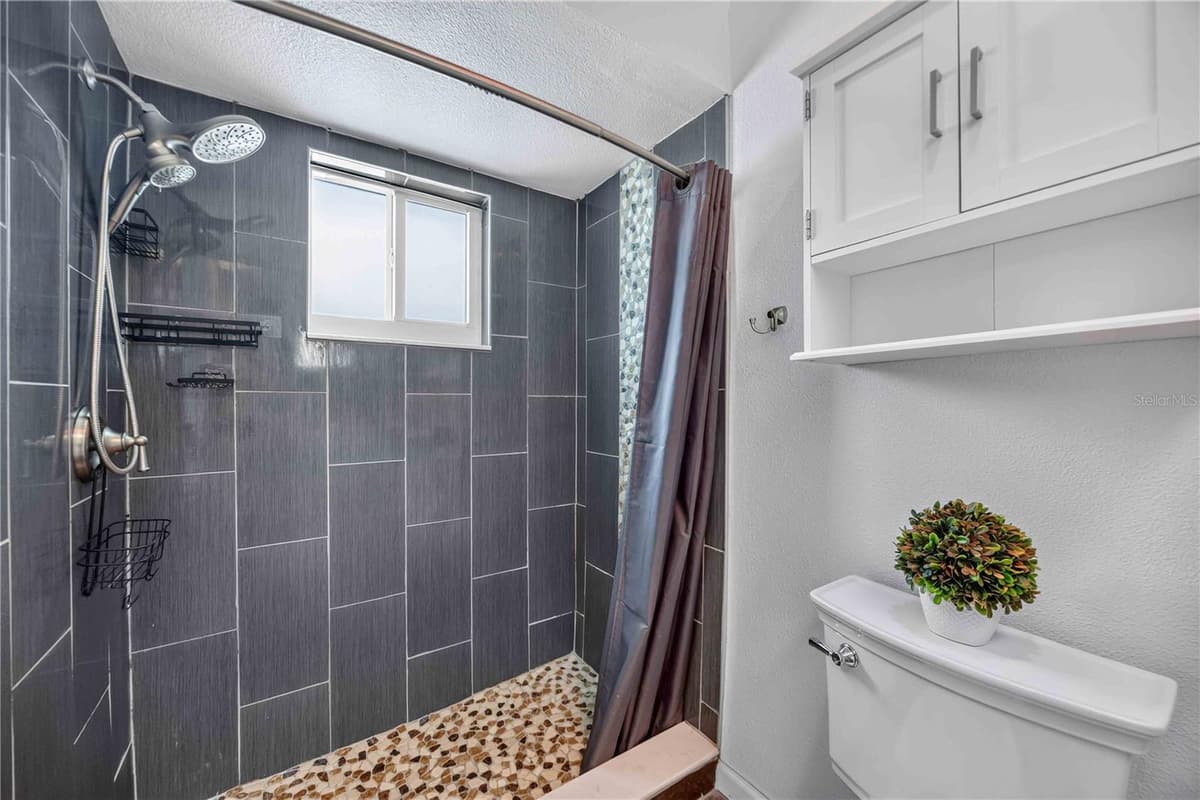 310 STRASBURG DRIVE — photo 16 of 41