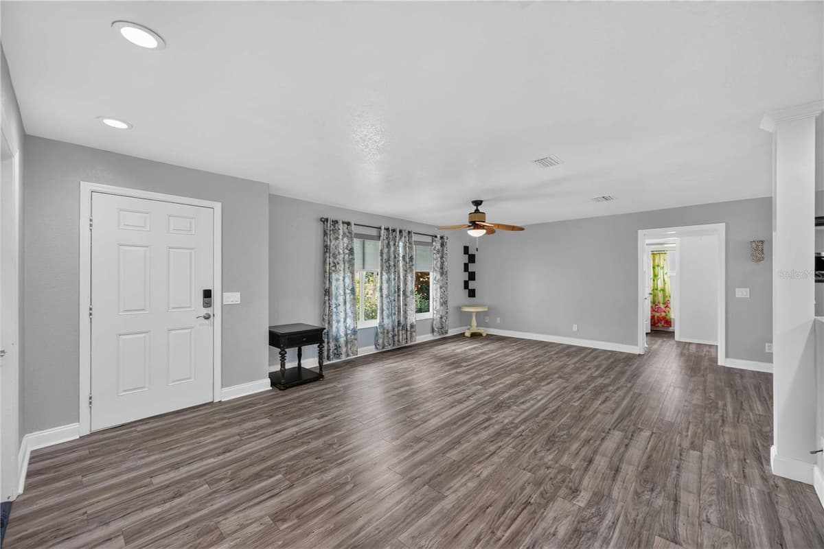 310 STRASBURG DRIVE — photo 3 of 41