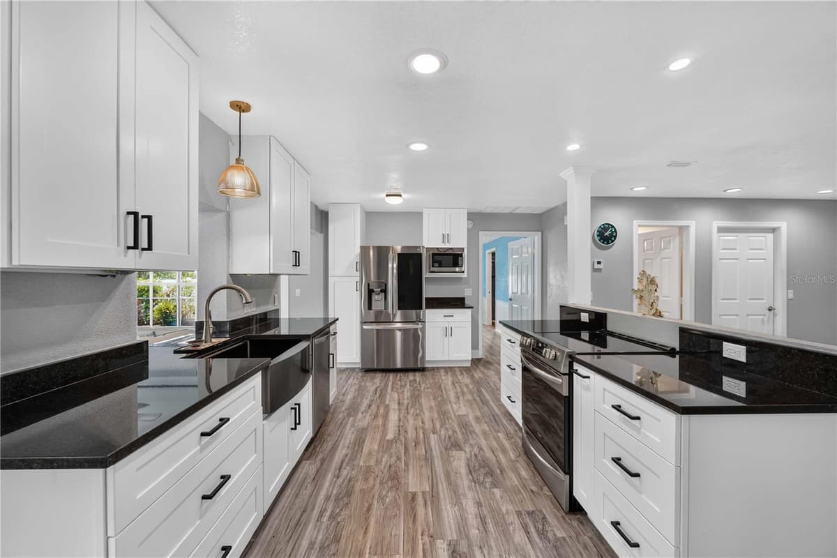 310 STRASBURG DRIVE — photo 5 of 41
