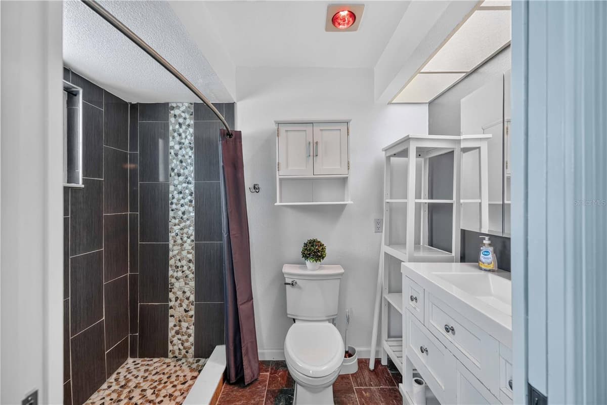 310 STRASBURG DRIVE — photo 15 of 41