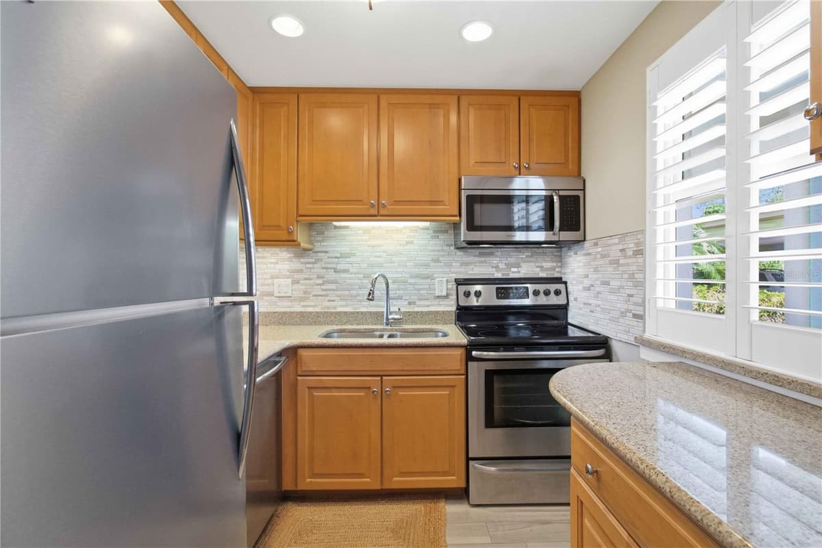 4340 FALMOUTH DRIVE — photo 12 of 36