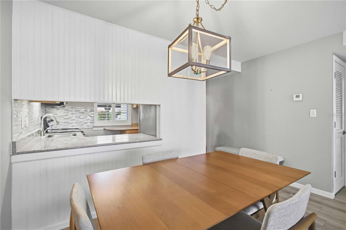 4340 FALMOUTH DRIVE — photo 11 of 36