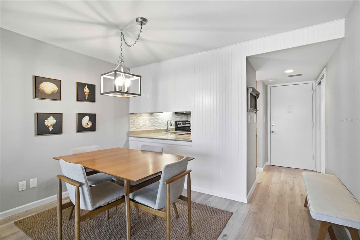 4340 FALMOUTH DRIVE — photo 10 of 36