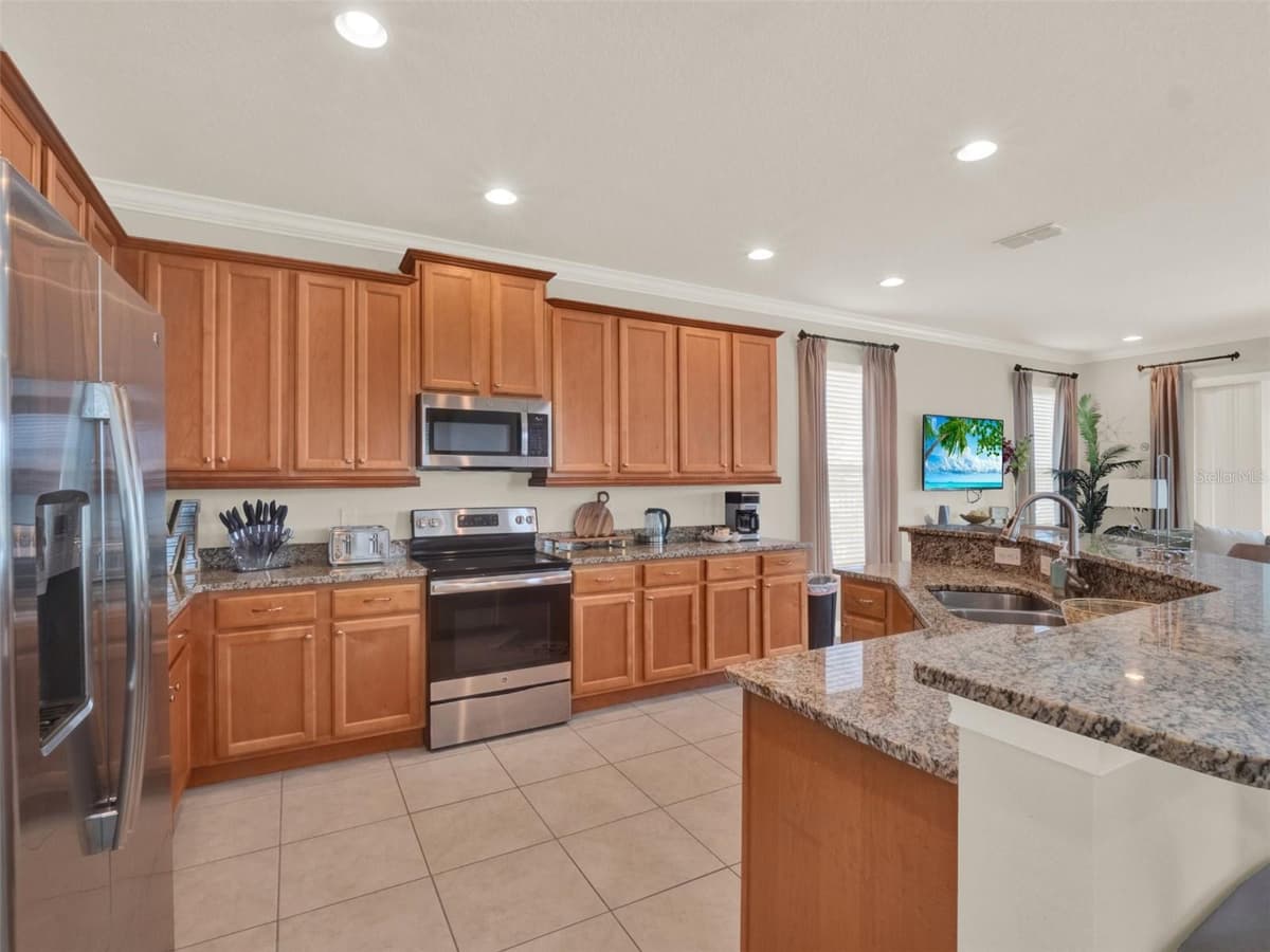 7564 MARKER AVENUE — photo 4 of 48