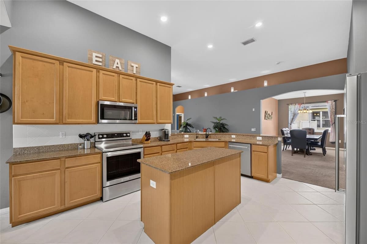 13311 GRAHAM YARDEN DRIVE — photo 15 of 98