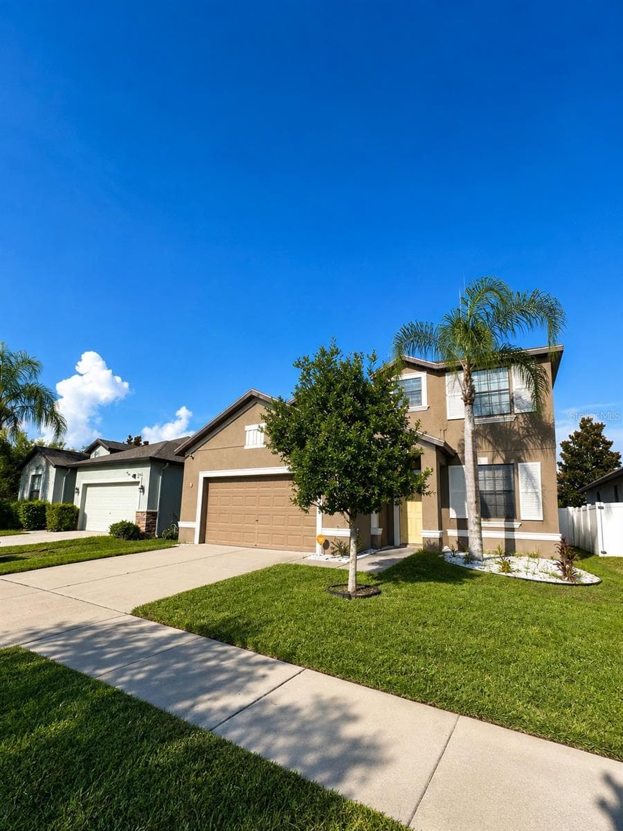 10908 WHITTNEY CHASE DRIVE — photo 2 of 39