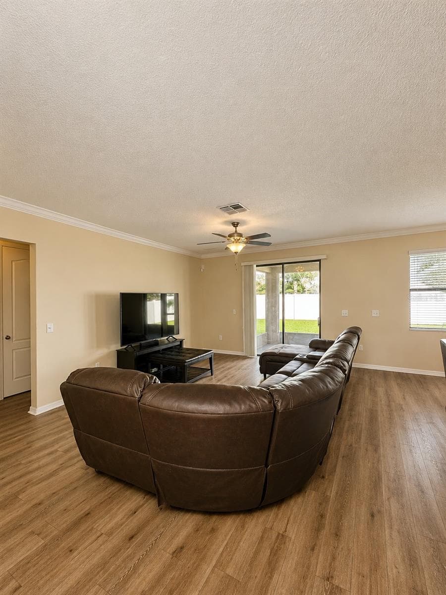 10908 WHITTNEY CHASE DRIVE — photo 12 of 39