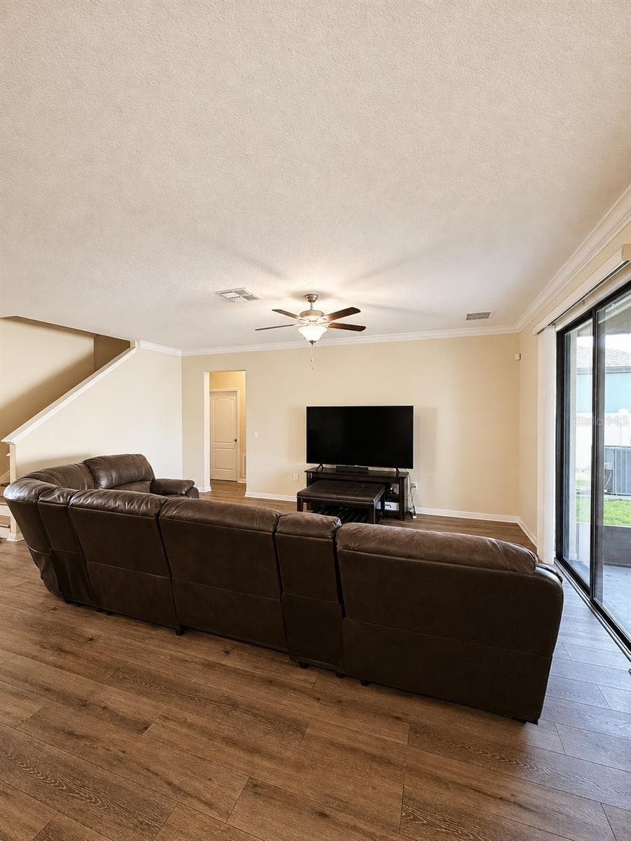 10908 WHITTNEY CHASE DRIVE — photo 11 of 39