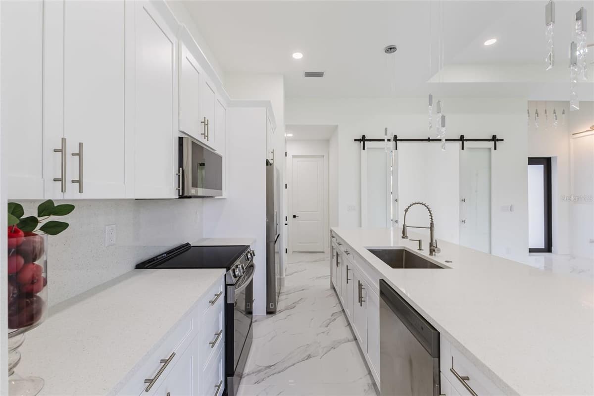 1817 KISMET PARKWAY — photo 15 of 56