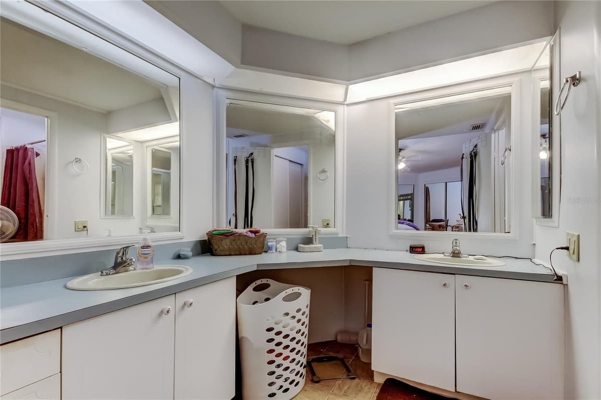 10151 HAMP DRIVE — photo 31 of 57