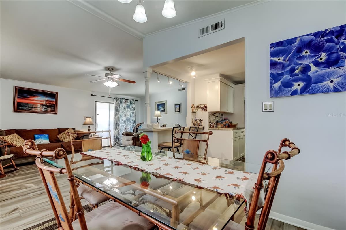 10151 HAMP DRIVE — photo 12 of 57