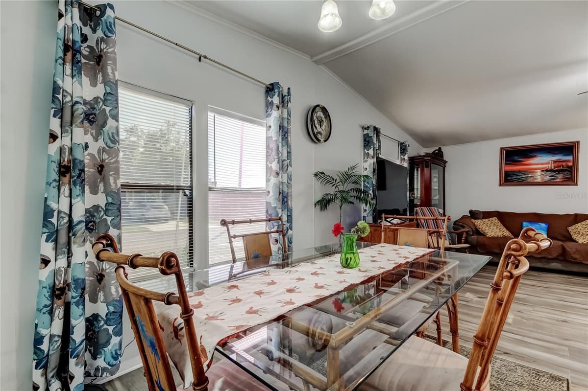 10151 HAMP DRIVE — photo 11 of 57