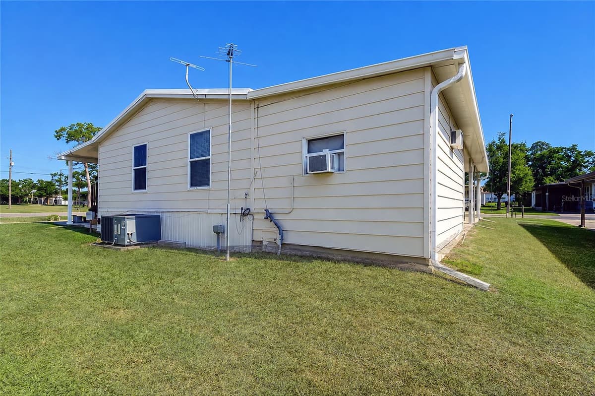 10151 HAMP DRIVE — photo 44 of 57