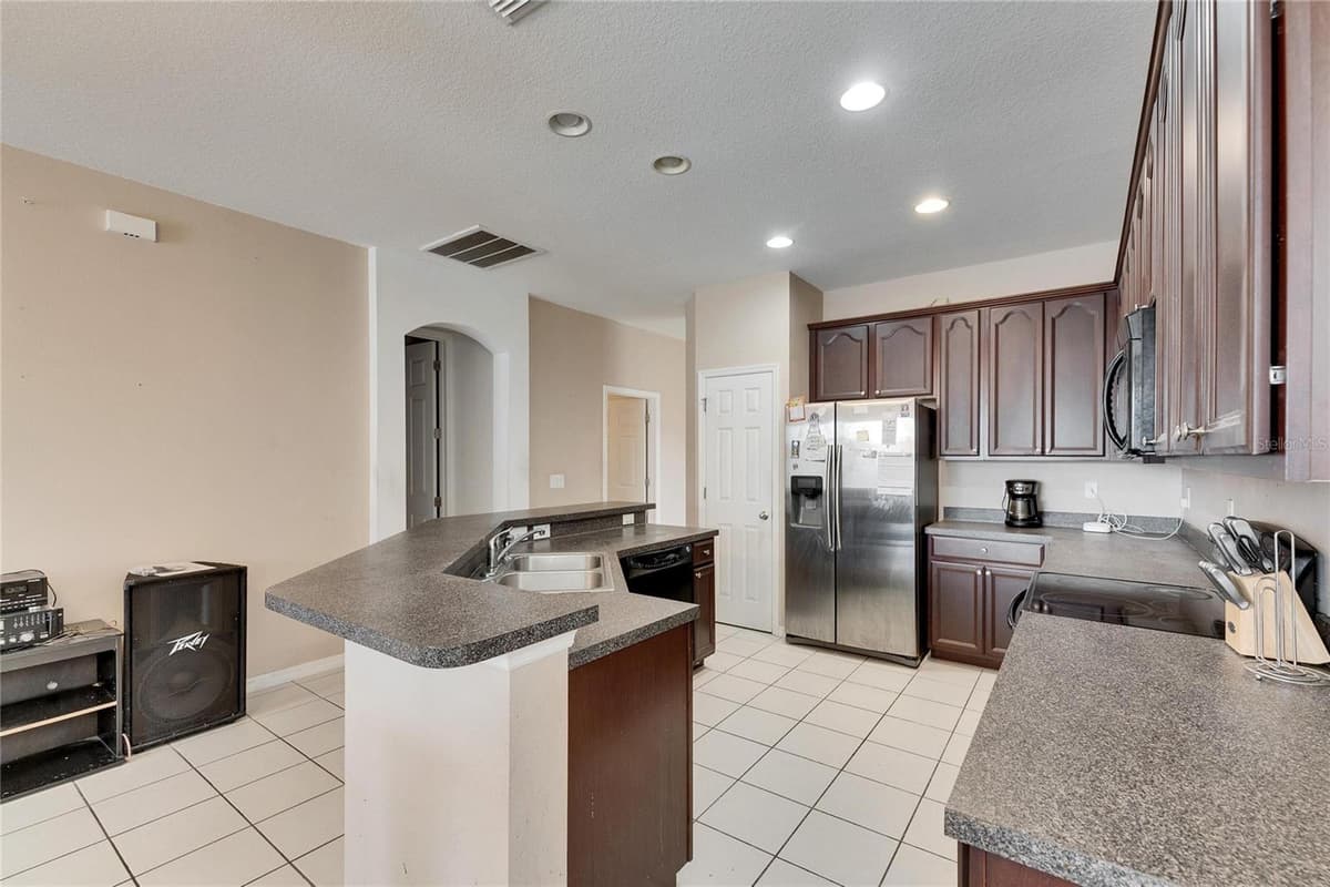10328 CELTIC ASH DRIVE — photo 9 of 41
